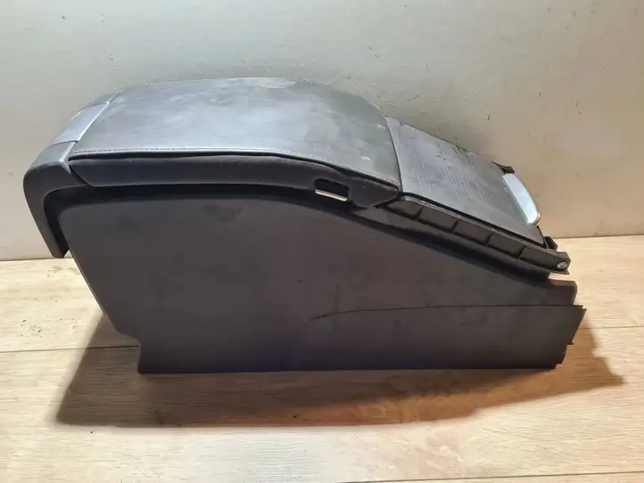 Volvo S80 (2006 - 2009)  3777980BL Подлокотник