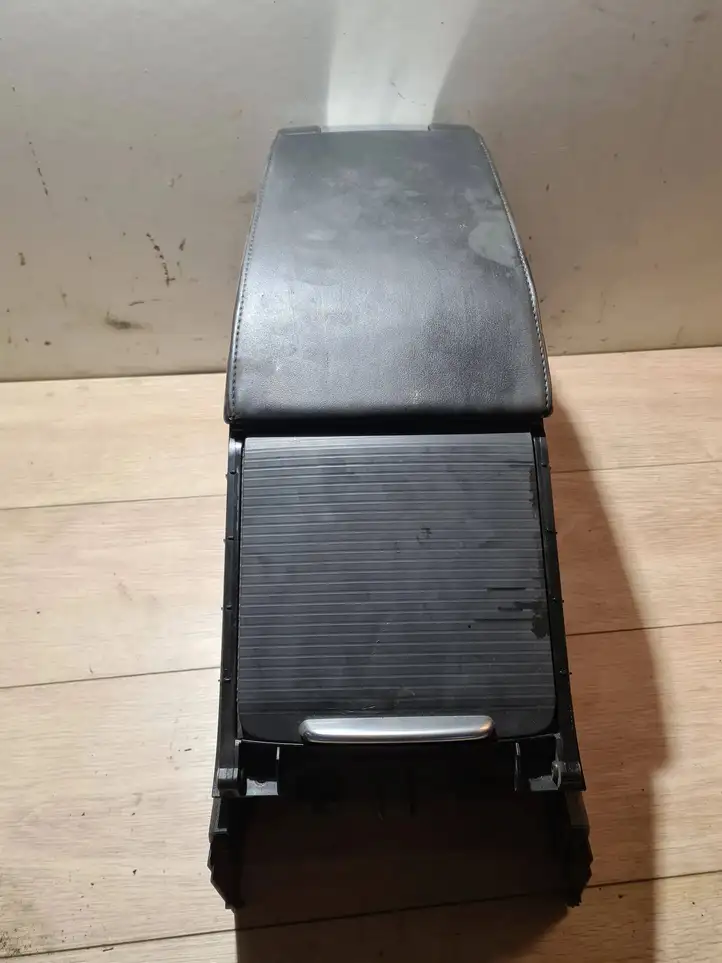 Volvo S80 (2006 - 2009)  3777980BL Подлокотник