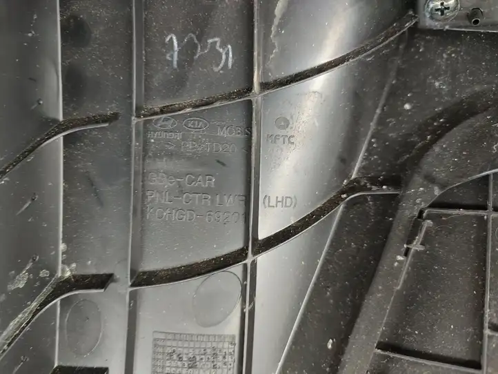 Hyundai i30 (2015 - 2017) KOHGD69201 Отделка внутренней панели салона — фото 2