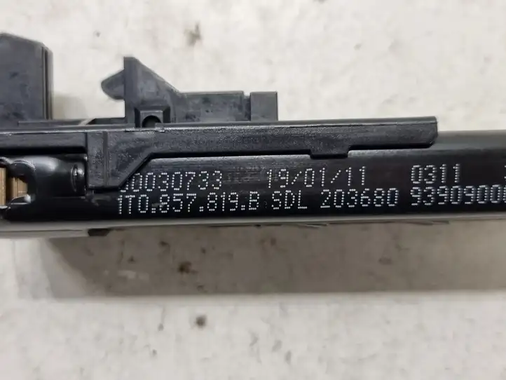 Volkswagen PASSAT B7 (2011 - 2014) 1T0857819B Регулятор ремня безопасности — фото 5