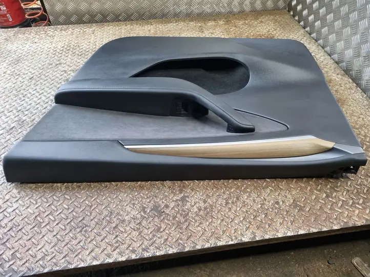 Tesla Model Y (2019 - 2024) 167140299G Обшивка передней двери — фото 10