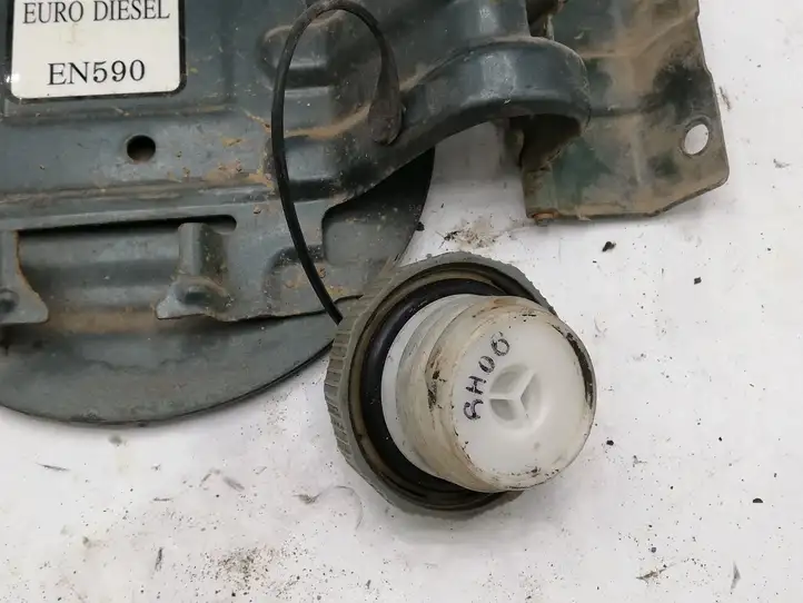 Mitsubishi L200 (2006 - 2014) EN590 Крышка топливного бака — фото 3