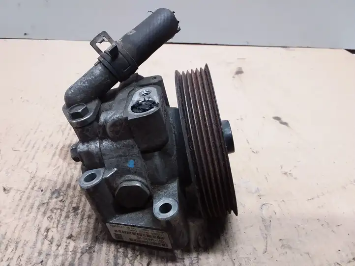 Volvo V50 (2004 - 2008) 7G913A696HB Насос ГУР — фото 5