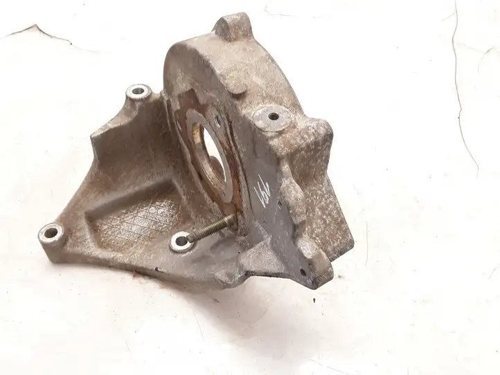 Peugeot 206 (1998 - 2012) 96389217 Кронштейн топливного насоса — фото 2