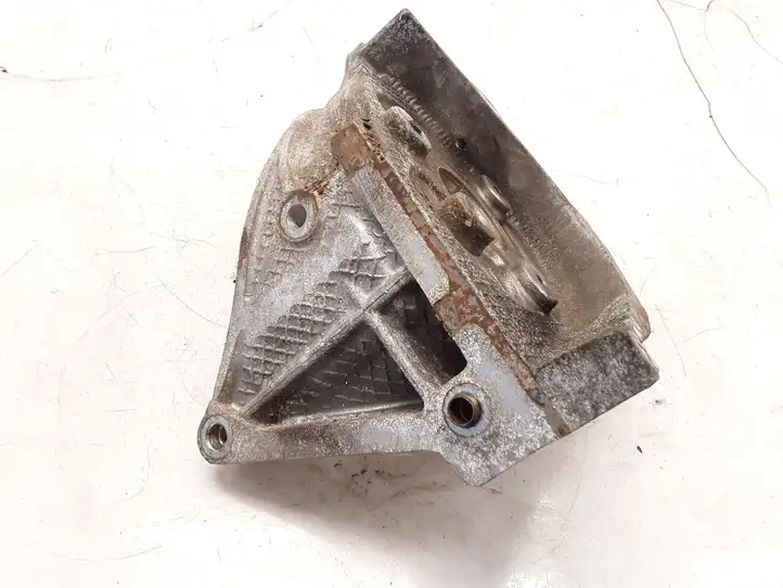 Peugeot 206 (1998 - 2012) 96389217 Кронштейн топливного насоса — фото 5