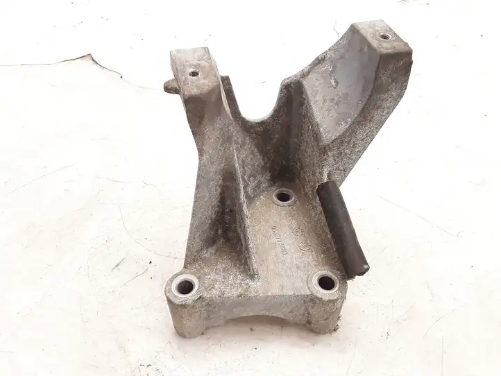 Peugeot 206 (1998 - 2012) 9638770480 Кронштейн топливного фильтра — фото 1