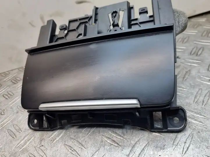 Audi A4 (2007 - 2011)  8K0857965 Пепельница