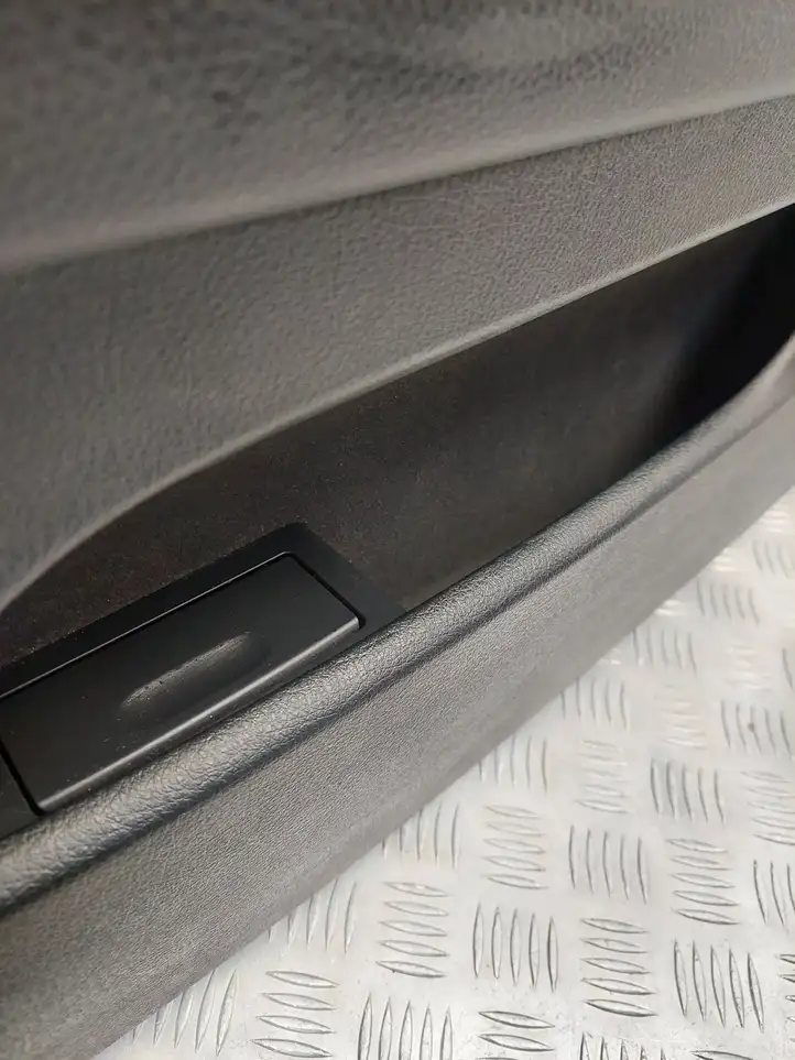 BMW 5 GT F07 (2010 - 2017) Обшивка задней двери — фото 9
