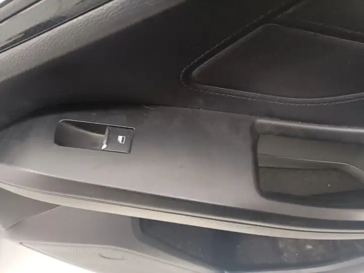 Ford Focus (2015 - 2019) JX7BA23942 Обшивка передней двери — фото 2