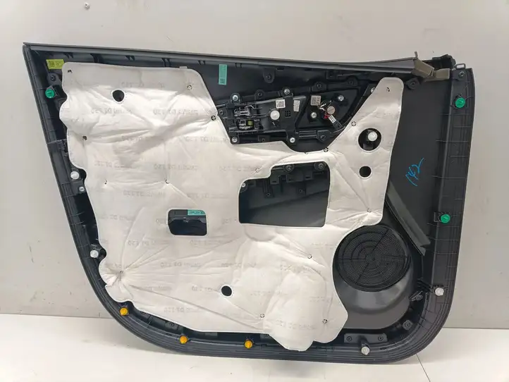 Hyundai Kona I (2017 - 2022) Обшивка передней двери — фото 3