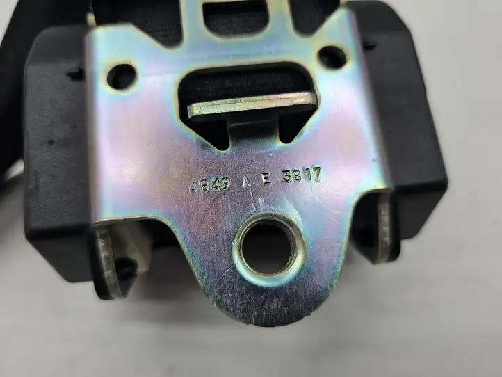 Audi Q5 (2008 - 2012)  8R0857805G Задний ремень безопасности