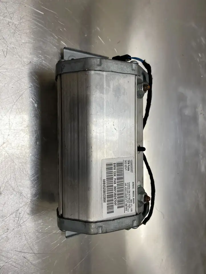 BMW 3 E90 E91 (2005 - 2012) 39913824704 Подушка безопасности пассажира — фото 2