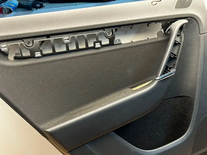 Volkswagen PASSAT B7 (2011 - 2014) 3AF867211 Обшивка задней двери — фото 5