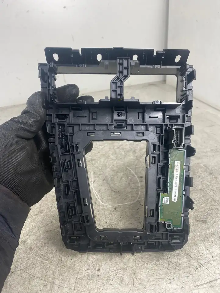 Skoda Octavia Mk3 (5E) (2013 - 2019) 5E1713203M Рамка рычага КПП — фото 3