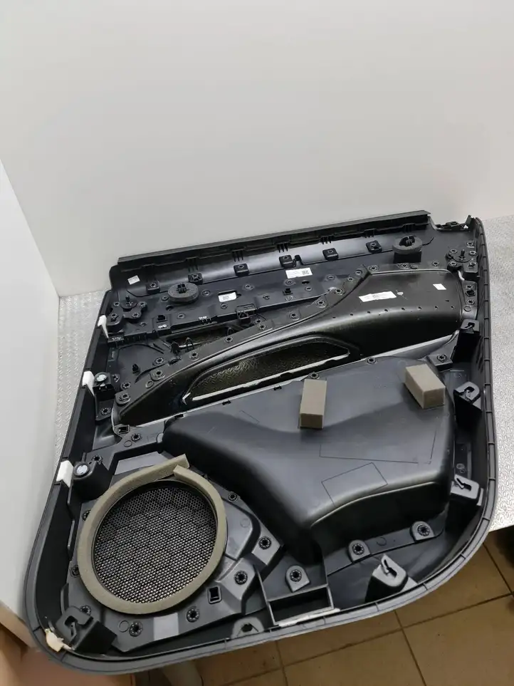 Peugeot 3008 II (2016 - 2023) 98158047AU Обшивка задней двери — фото 6