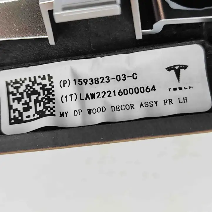 Tesla Model Y (2019 - 2024) 159382303C Декоративная накладка передней двери — фото 7