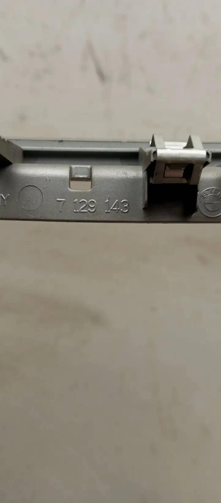 BMW 1 E81 E87 (2004 - 2011)  7129143 Рамка рычага переключения передач