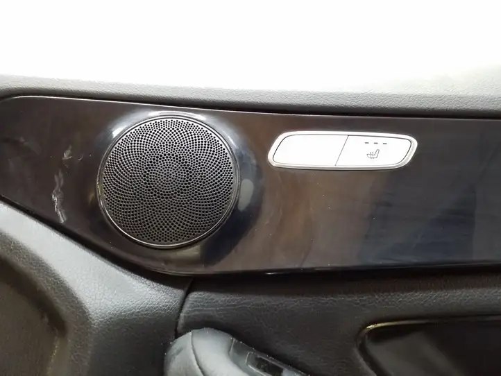 Mercedes-Benz C W205 (2014 - 2021) A2055408442 Обшивка передней двери — фото 9