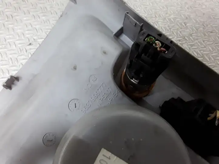 Citroen C3 (2002 - 2009)  9637999777 Рамка рычага переключения передач