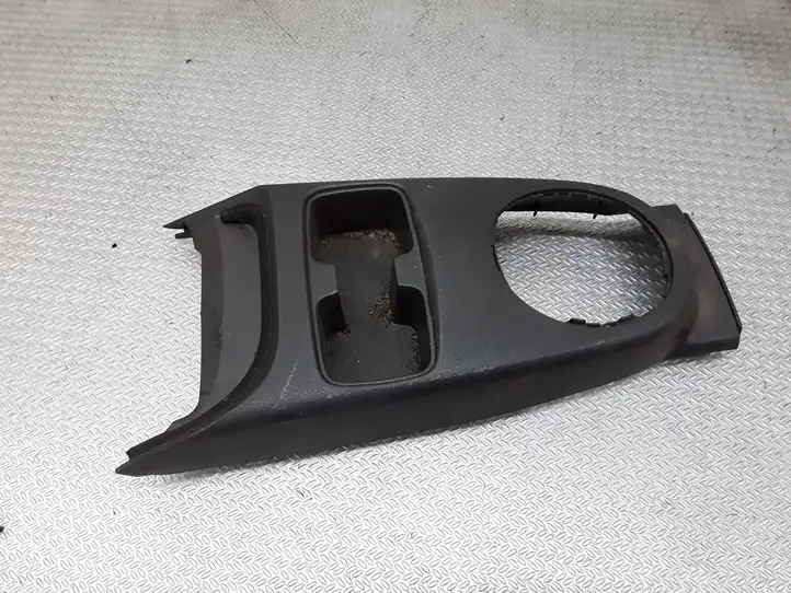 Suzuki SX4 (2006 - 2009)   Рамка рычага переключения передач