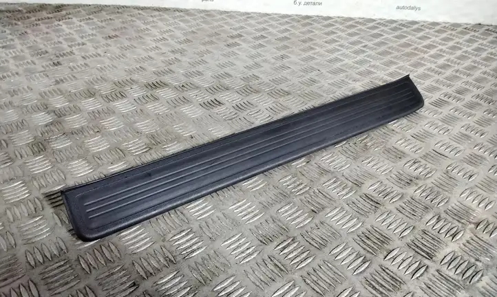 Honda CR-V (2006 - 2009) 84202SWAA Внутренняя отделка переднего порога — фото 3