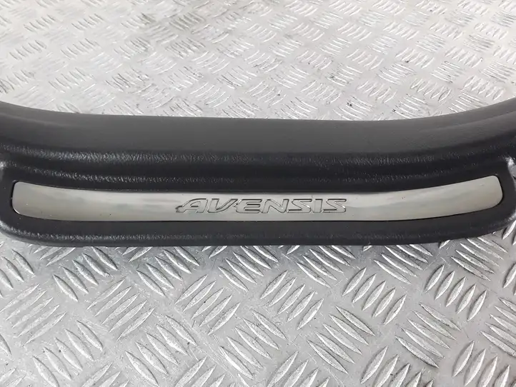 Toyota Avensis T250 (2003 - 2006) 6791805040 Внутренняя отделка переднего порога — фото 5