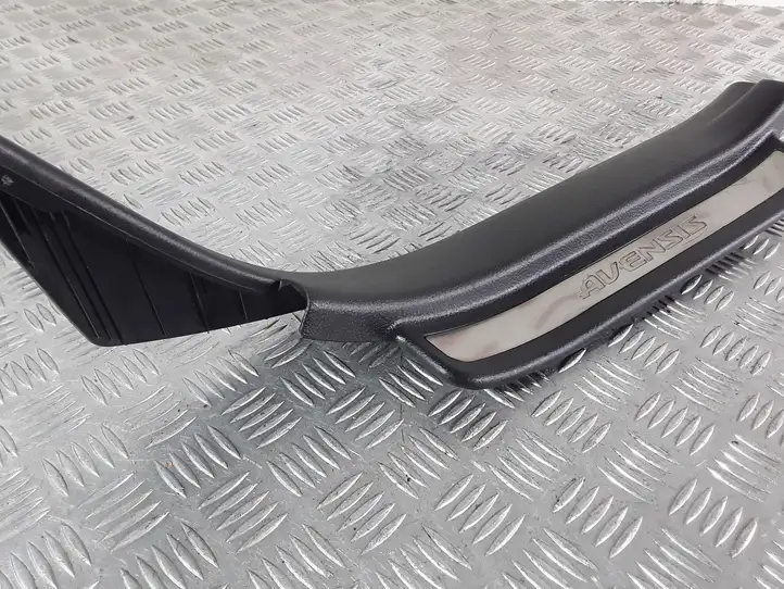 Toyota Avensis T250 (2003 - 2006) 6791705040 Внутренняя отделка переднего порога — фото 7