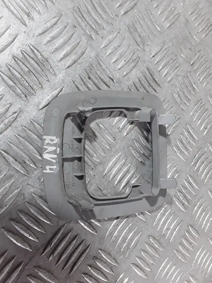 Toyota RAV 4 (XA30) (2006 - 2016)  7313742020 Отделка стойки (B) (верхняя)