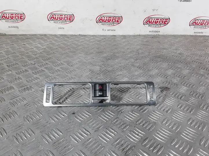 Land Rover Range Rover L322 (2009 - 2012) Отделка внутренней панели салона — фото 1