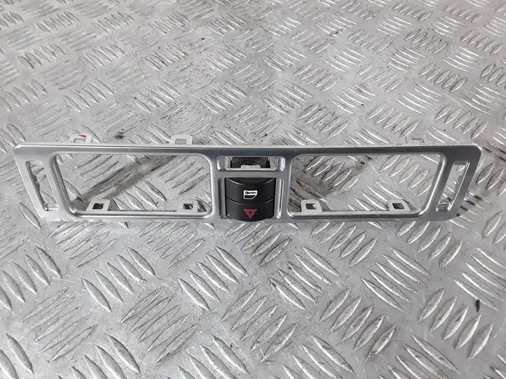 Land Rover Range Rover L322 (2009 - 2012) Отделка внутренней панели салона — фото 7