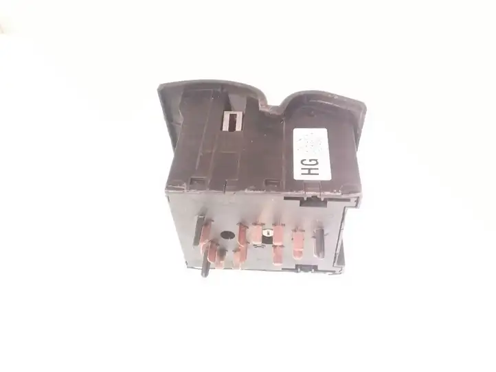 Opel Vectra B (1999 - 2002) 90504974 Включатель фонарей — фото 2