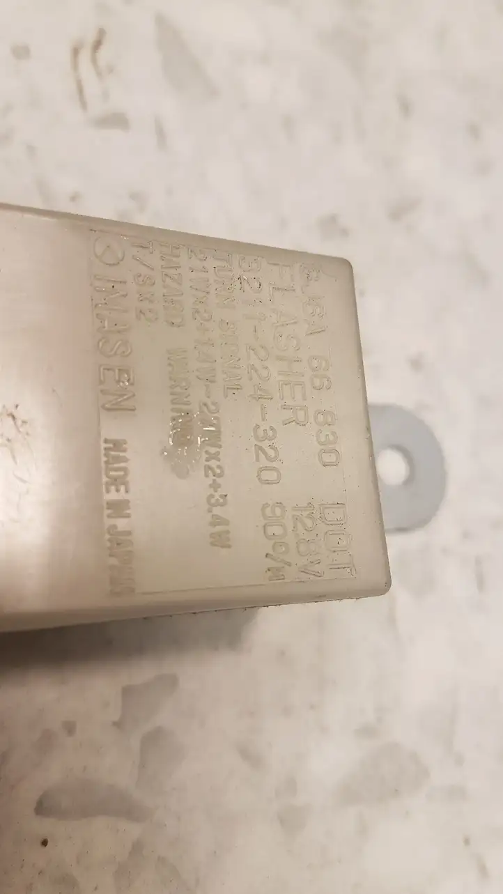 Mazda 6. (2002 - 2005)  GJ6A66830 Другое реле