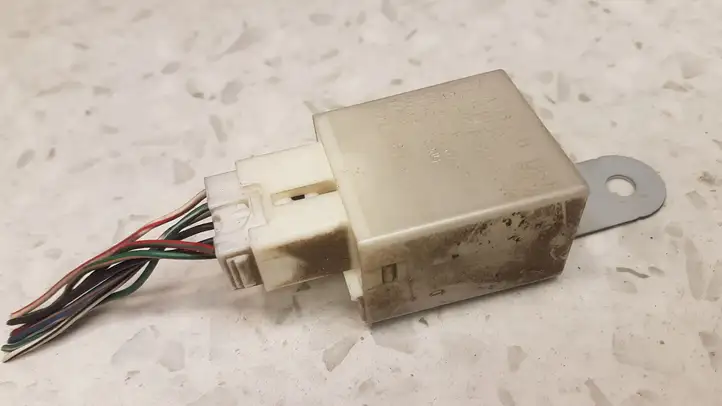 Mazda 6. (2002 - 2005)  GJ6A66830 Другое реле