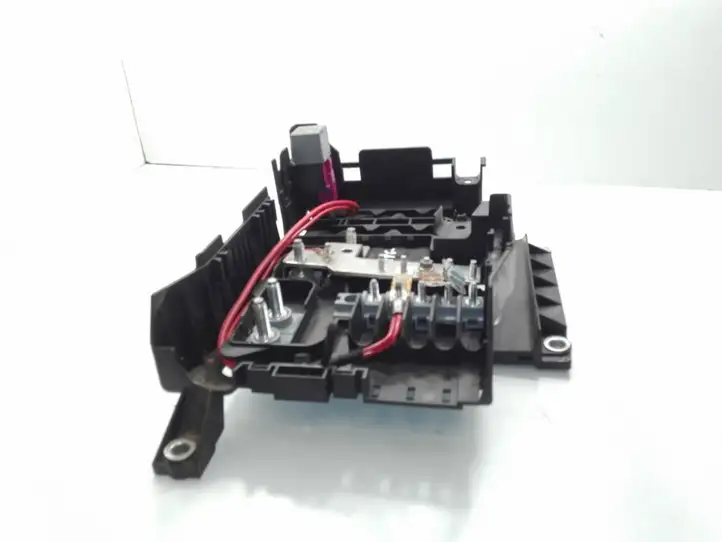 Audi Q7 (2005 - 2009)  7L0937548C Ящик предохранителей (комплект)