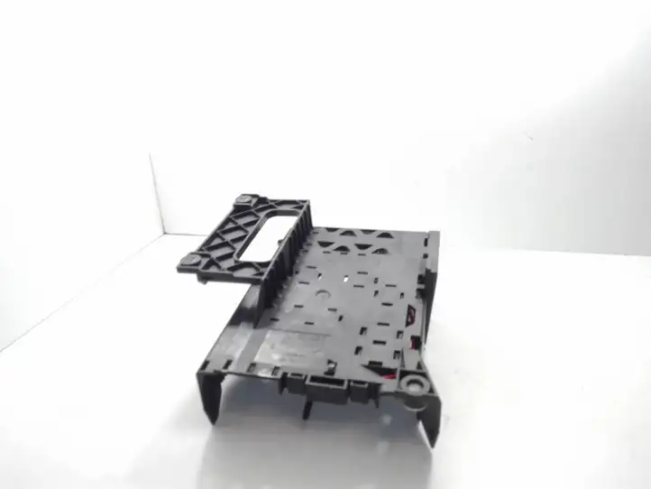 Audi Q7 (2005 - 2009)  7L0937548C Ящик предохранителей (комплект)