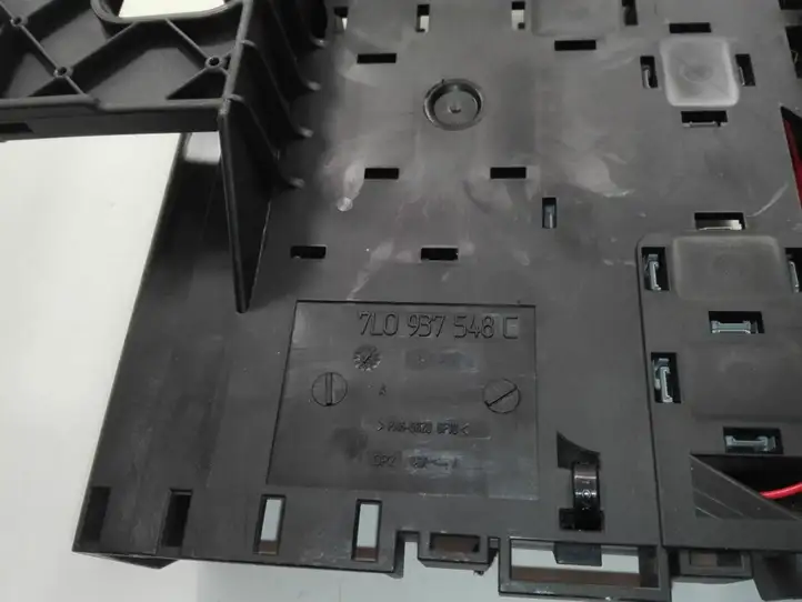 Audi Q7 (2005 - 2009)  7L0937548C Ящик предохранителей (комплект)