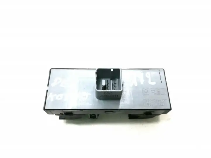 Volkswagen Touran I (2003 - 2010) 1K04959857 Блок кнопок стеклоподъемников — фото 3