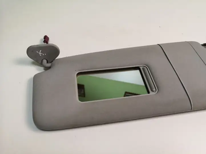 BMW 7 E65 E66 (2001 - 2008)   Щиток от солнца