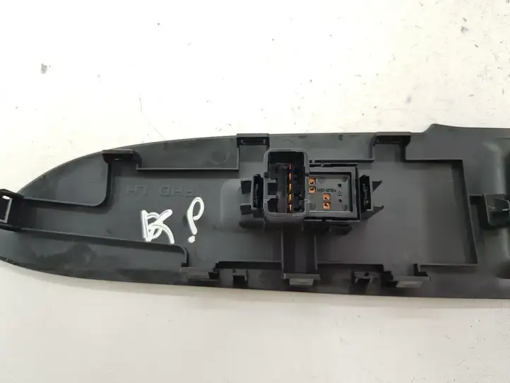 Mitsubishi Outlander (2012 - 2014) 8608A242 Кнопка стеклоподъемников — фото 6