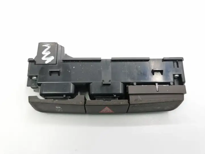 Opel Mokka (2012 - 2016)  95198035 Включатель аварийных фонарей