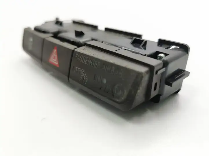 Opel Mokka (2012 - 2016)  95198035 Включатель аварийных фонарей