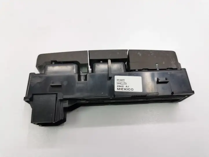 Opel Mokka (2012 - 2016)  95198035 Включатель аварийных фонарей