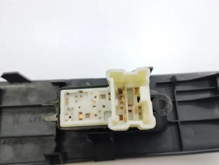 Nissan Micra (2003 - 2007) 80960AX100 Кнопка стеклоподъемников — фото 6