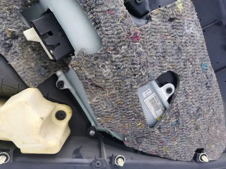 Toyota Auris 150 (2006 - 2012) 6778802010 Обшивка задней двери — фото 10