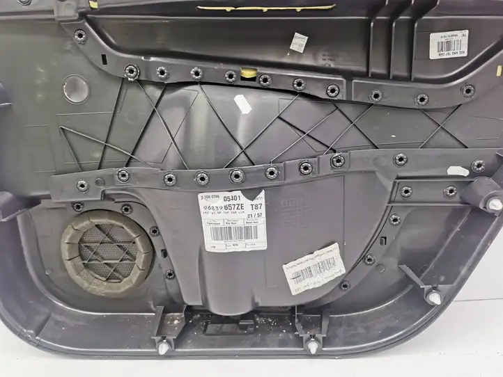 Peugeot 5008 (2009 - 2013) 96839657ZE Обшивка задней двери — фото 5