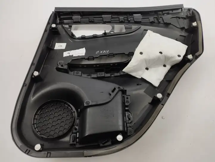 Nissan Qashqai (2017 - 2020) 829234EA1A Обшивка задней двери — фото 2