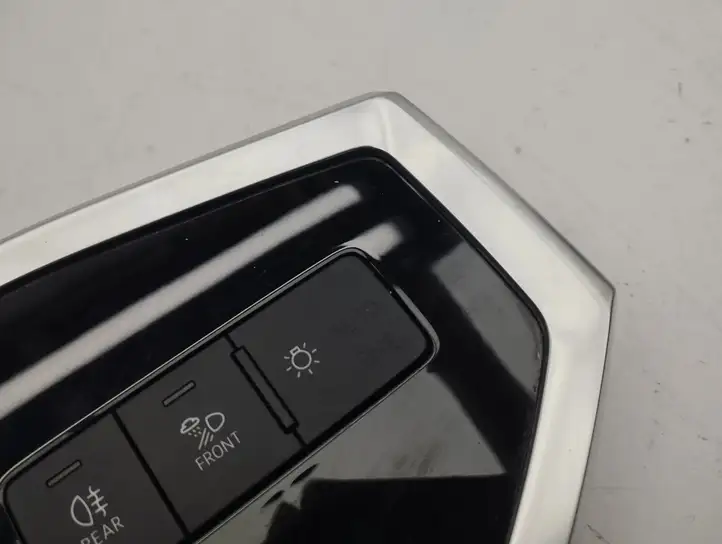 Audi Q3 F3 (2018 - ) 83C853190A Отделка внутренней панели салона — фото 8