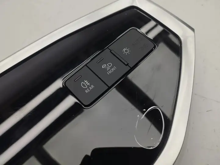 Audi Q3 F3 (2018 - ) 83C853190A Отделка внутренней панели салона — фото 9