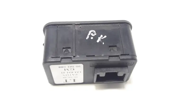 Opel Astra G (1998 - 2004) 90561088 Блок кнопок стеклоподъемников — фото 2