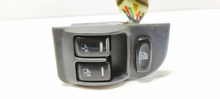 Kia Clarus (1998 - 2001) Кнопка стеклоподъемников — фото 1